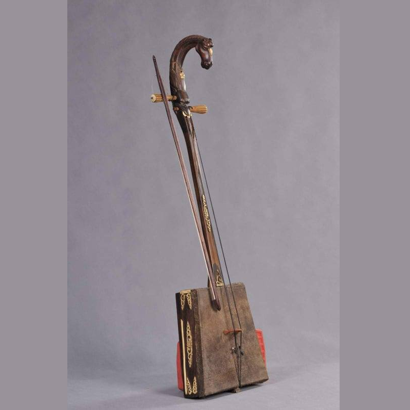 The hu deals horse head fiddle