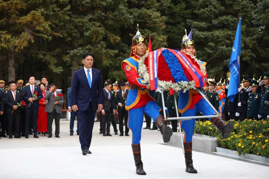 President of Mongolia Lays Wreath at the Memorial Complex in Janchkhuu