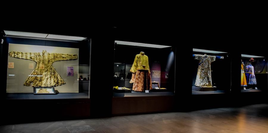 Special Exhibition Showcases Traditional Mongolian Clothing, Adornments