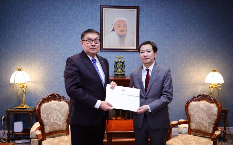 吉尔吉斯斯坦新任驻蒙古国大使递交国书副本
