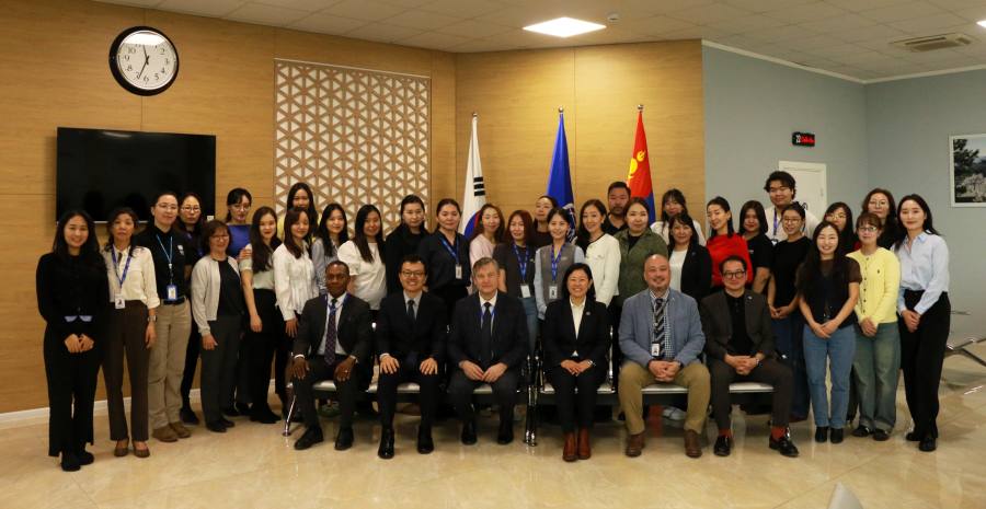 UN Resident Coordinator Jaap van Hierden Visits the Korean Visa Application Center