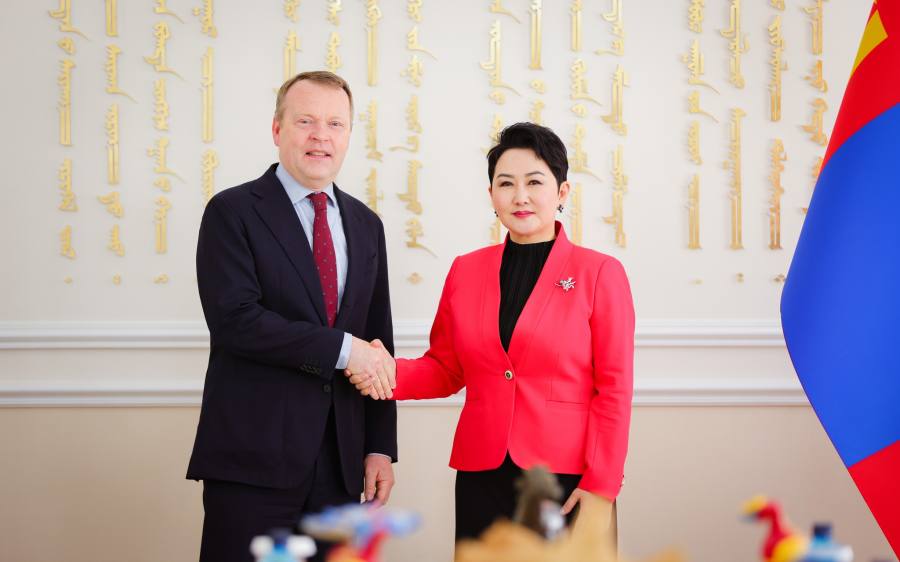 Foreign Minister Receives OSCE High Commissioner on National Minorities