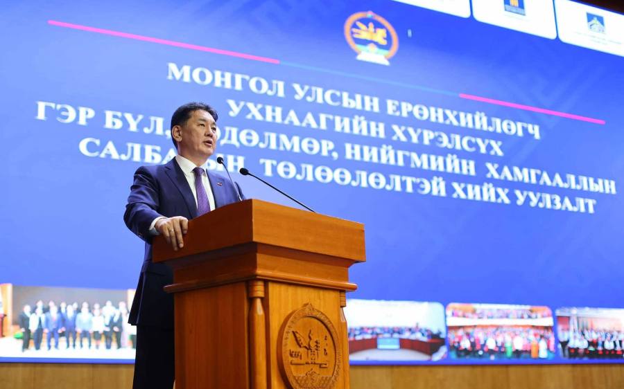 President Khurelsukh Meets Family, Labor and Social Protection Staff