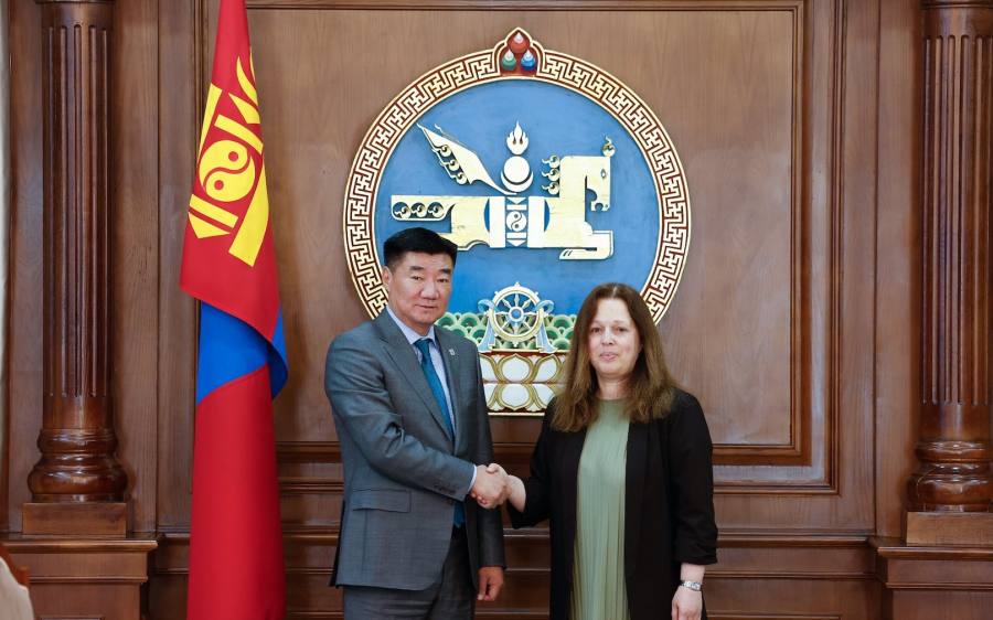 Parliament Speaker Meets French Ambassador