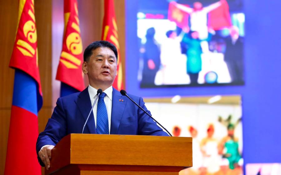 President Khurelsukh Meets with Hairdressers, Beauty Service Providers